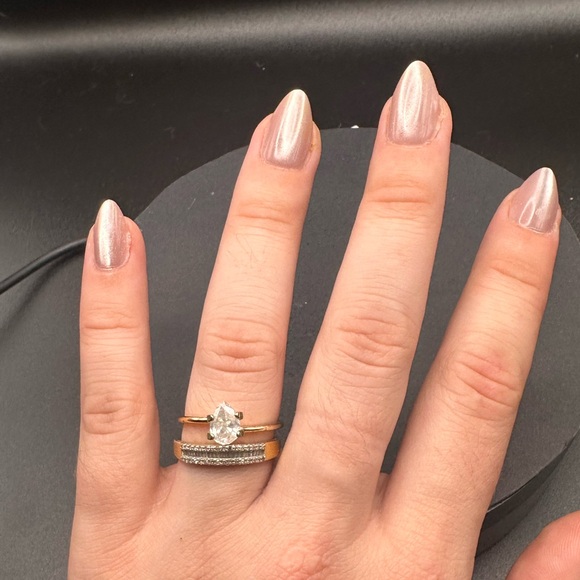 Natural 1ct pear shape diamond in solid 14k gold engagement ring display LOOSE - Picture 3 of 17